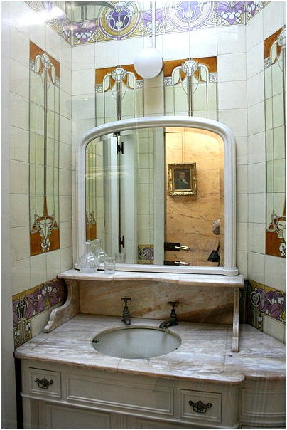 ornate bathroom